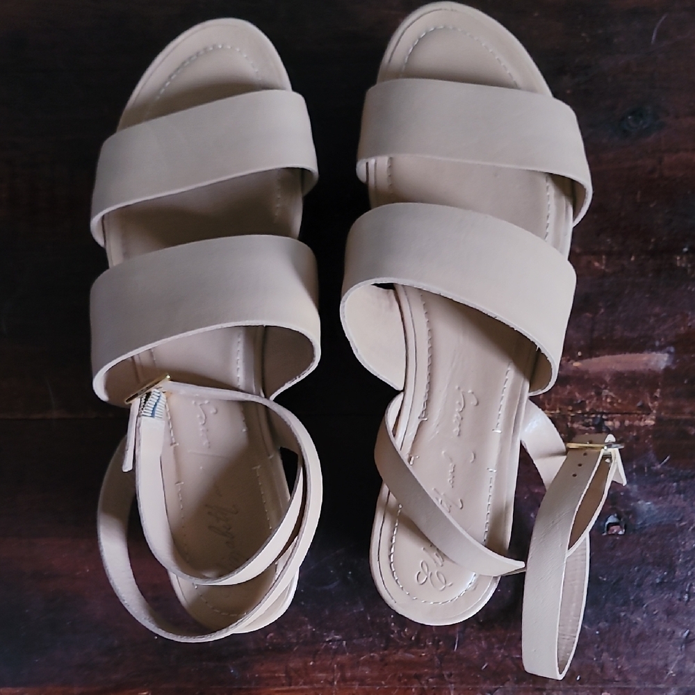 Elizabeth and James Cream Sandals